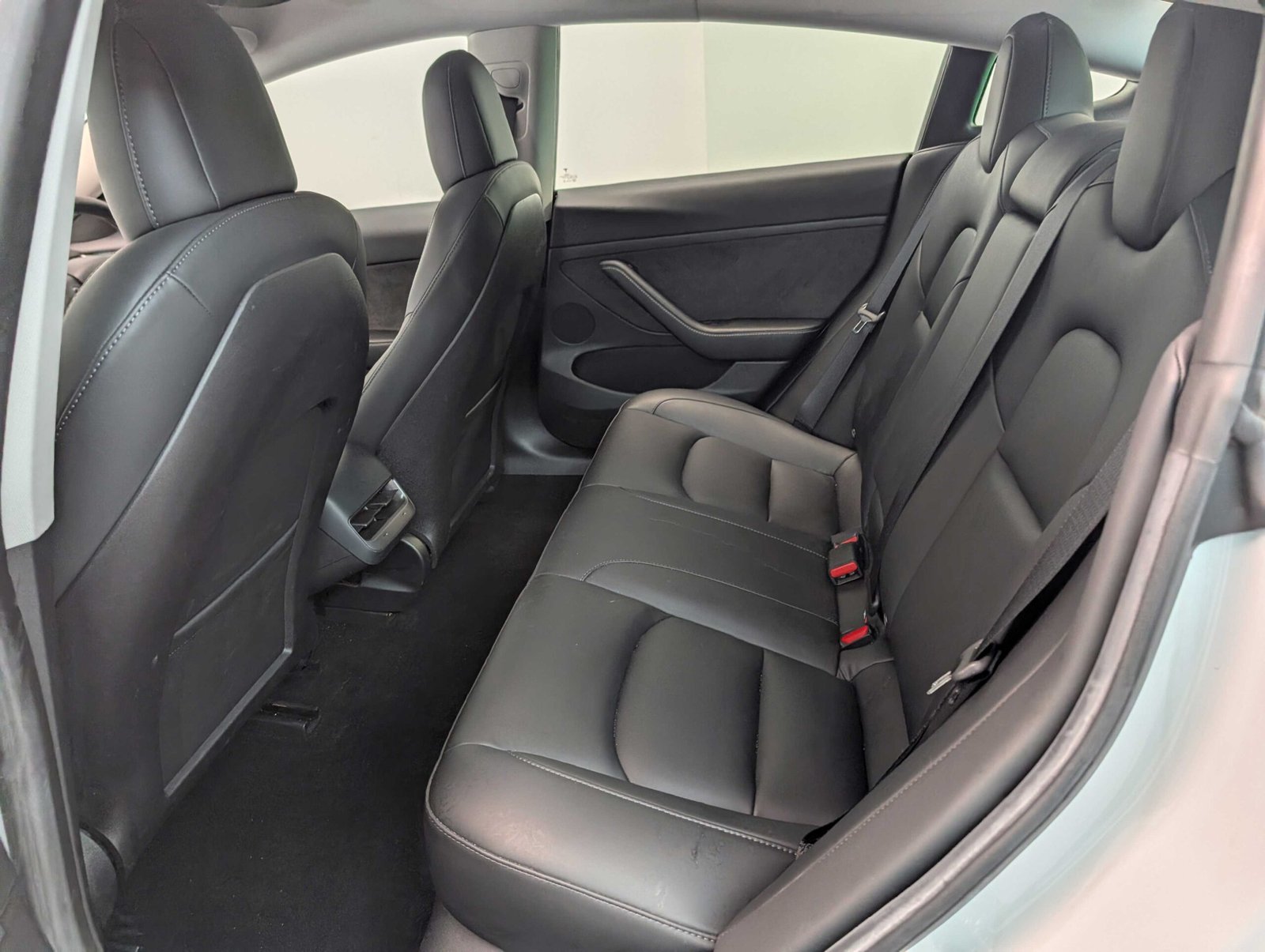 2023 Tesla Model 3 - 4