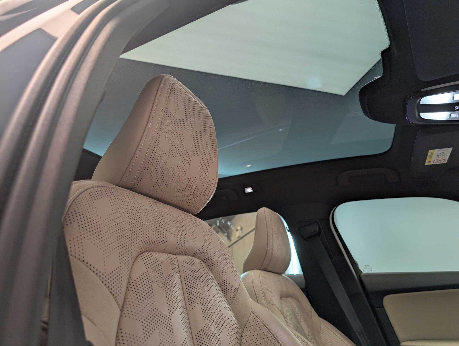 Polestar 2 212 Midnight Leather - 2